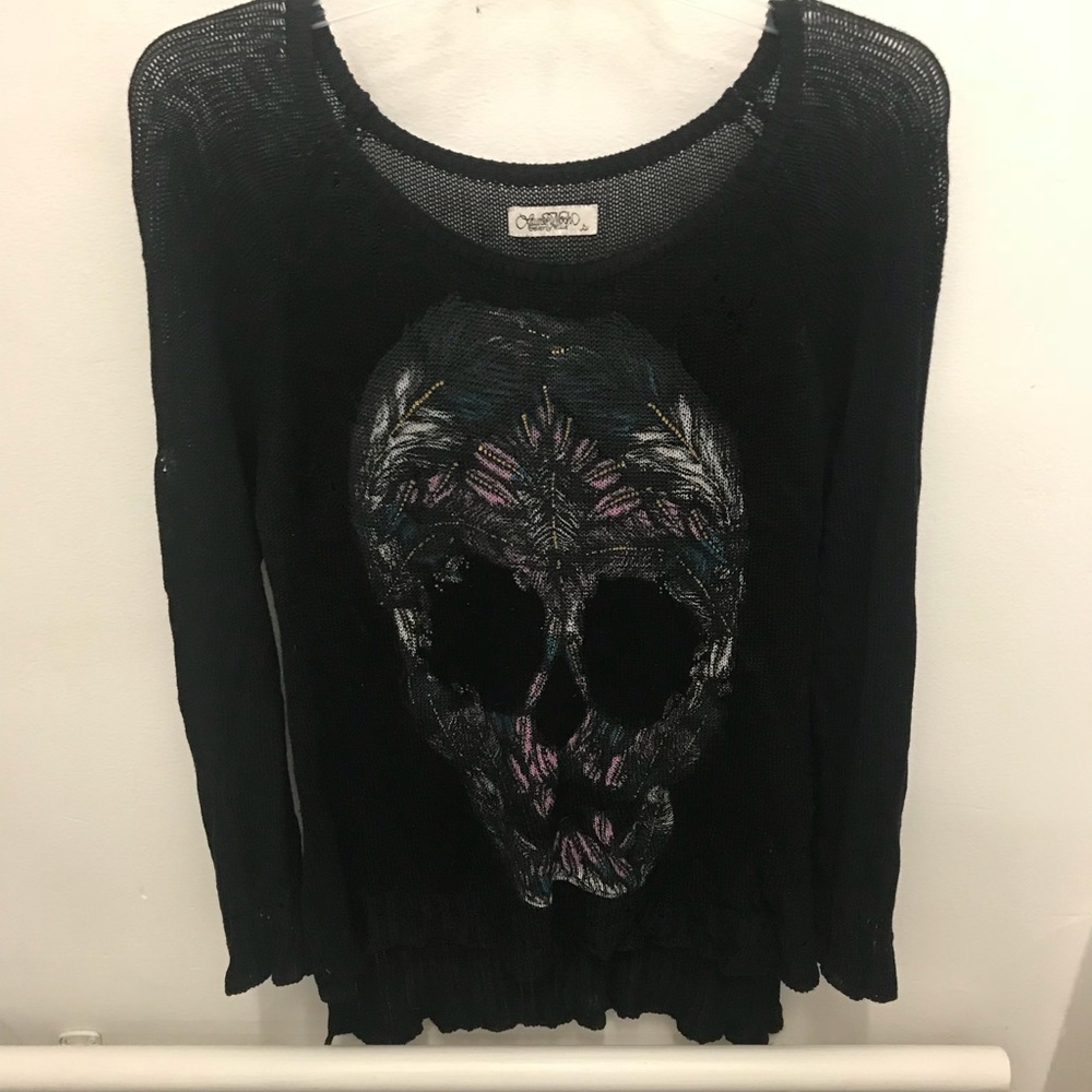 Black skull sweater